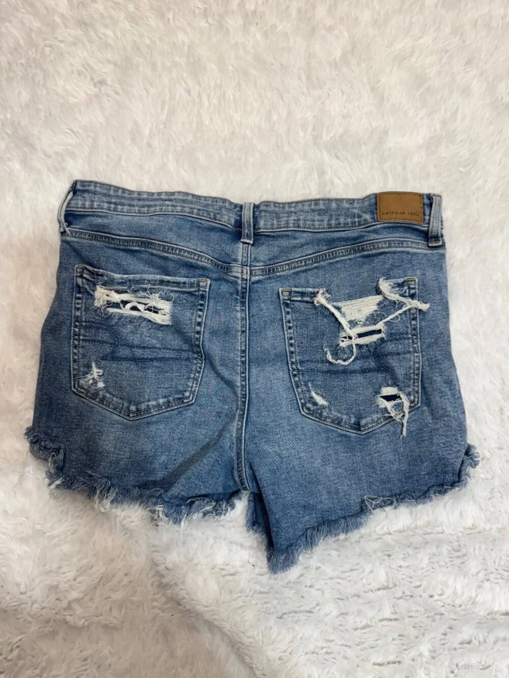 American Eagle Hi-Rise Shortie Distressed Denim Jean Shorts Classic Ripped 14 - Picture 2 of 7